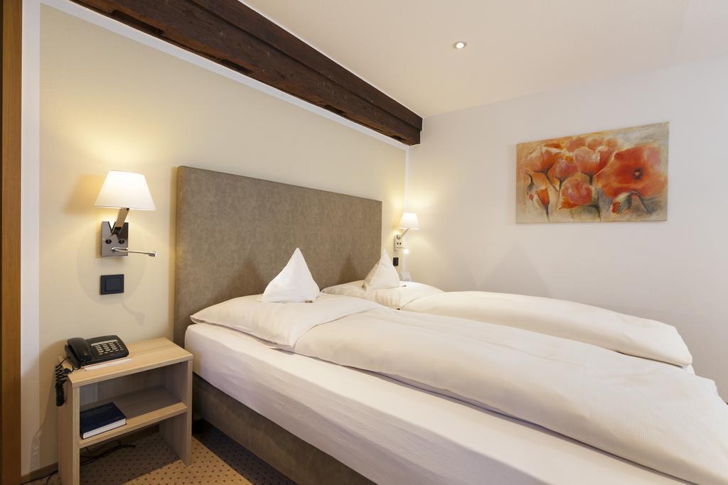 Romantik Hotel Johanniter-Kreuz Uberlingen Bagian luar foto